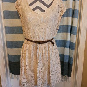 Women's Size M Beige/Cream Lace Dress